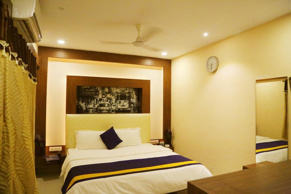 Oyo 460 Hotel Ivory Residency Kolkata Bagian luar foto