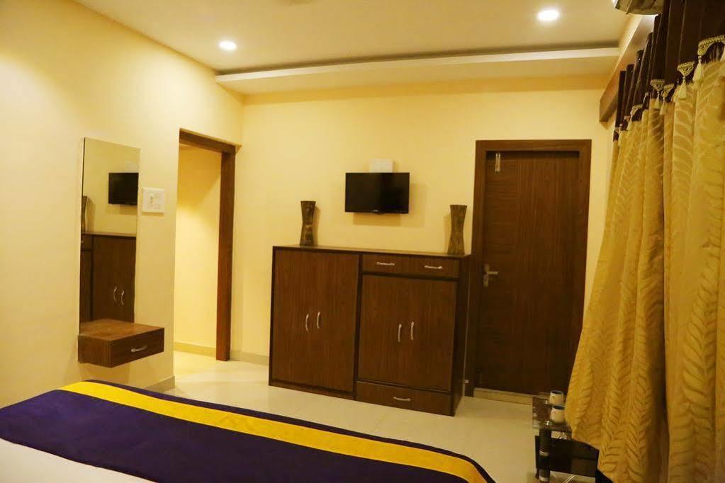 Oyo 460 Hotel Ivory Residency Kolkata Bagian luar foto