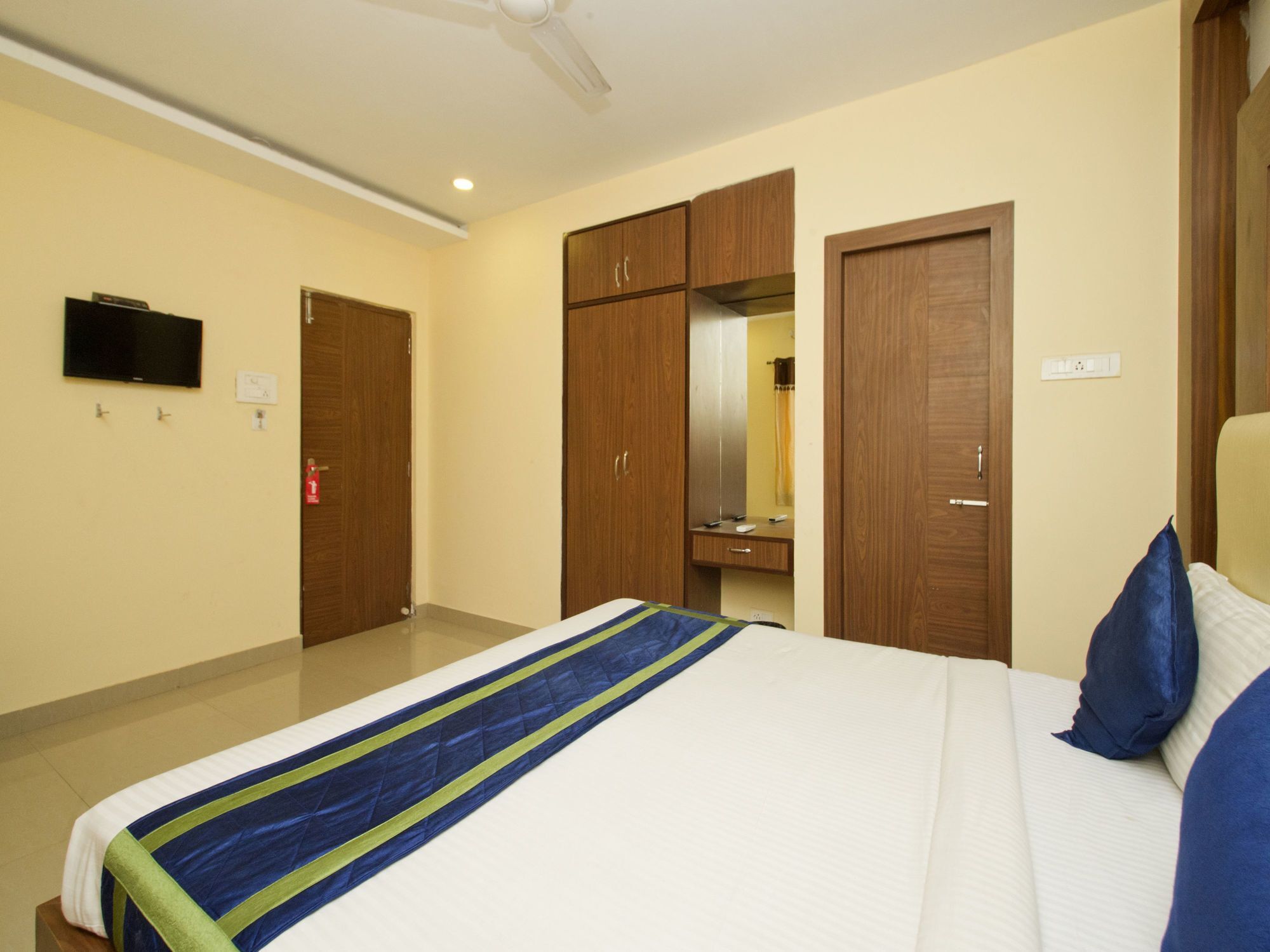 Oyo 460 Hotel Ivory Residency Kolkata Bagian luar foto