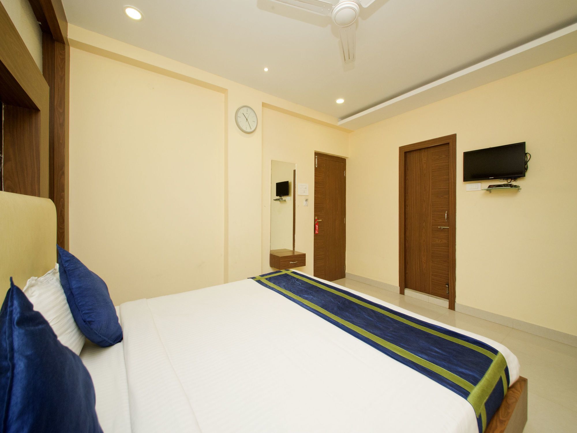 Oyo 460 Hotel Ivory Residency Kolkata Bagian luar foto
